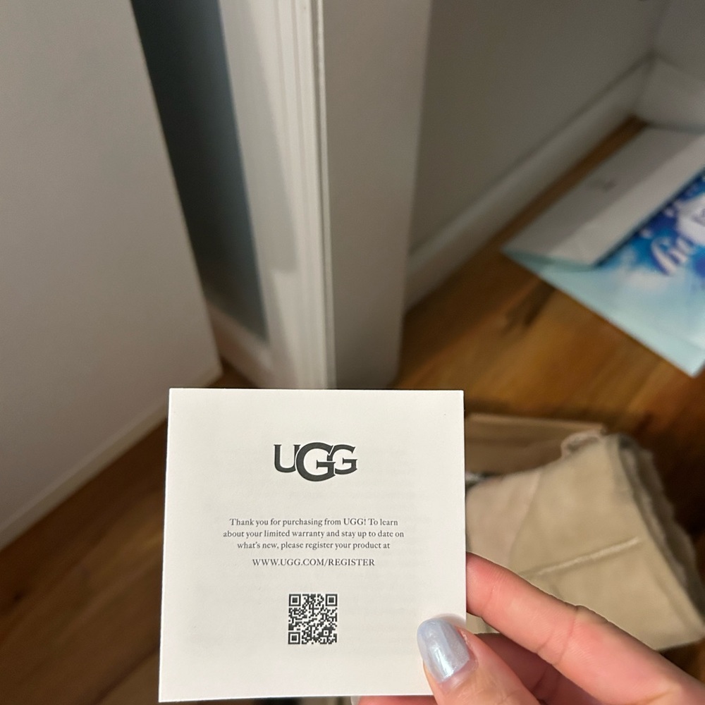 Brand new Uggs, changed my mind so I rather sell than return. 100% authentic